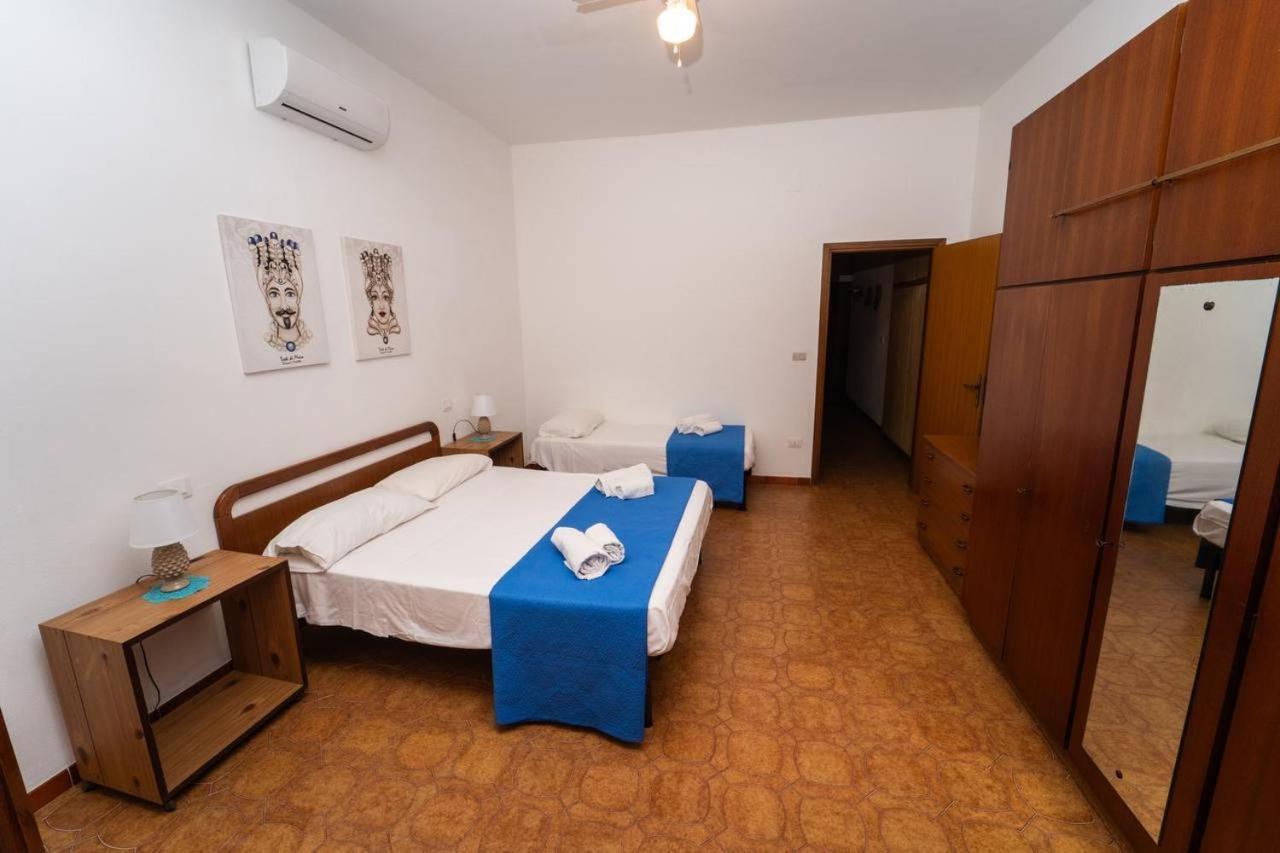 Villa {beach-house } Mare Fuori
