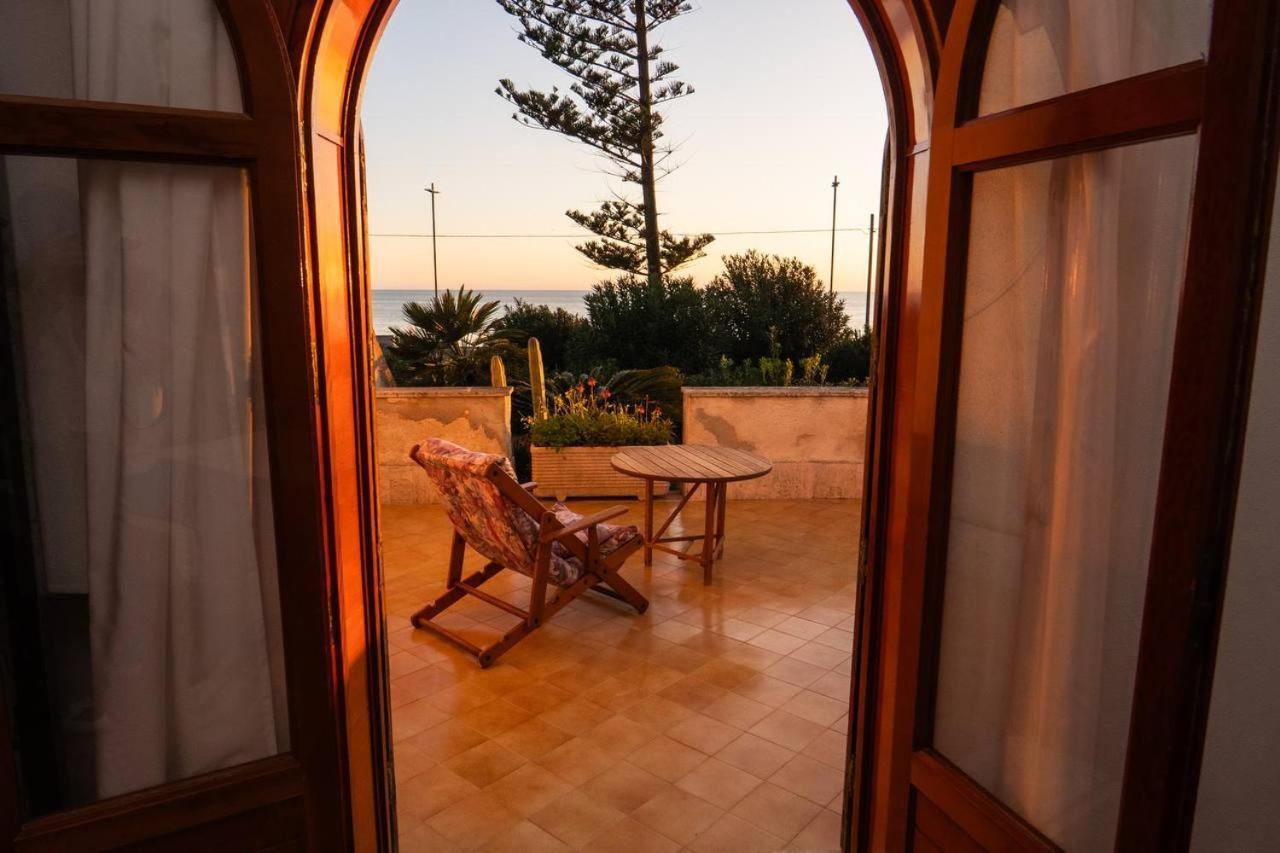 {beach-house } Mare Fuori Villa