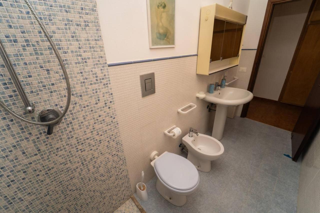 {beach-house } Mare Fuori Villa *