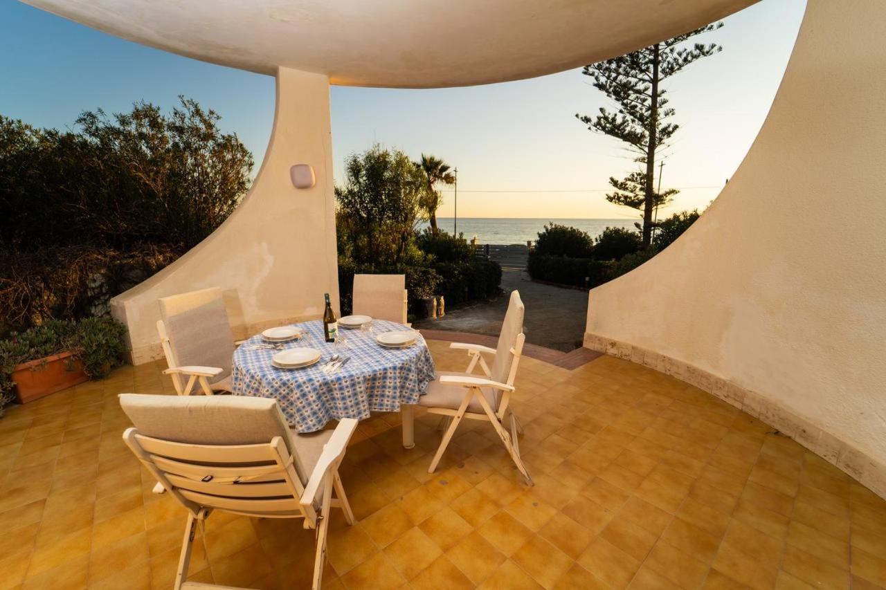 {beach-house } Mare Fuori Villa