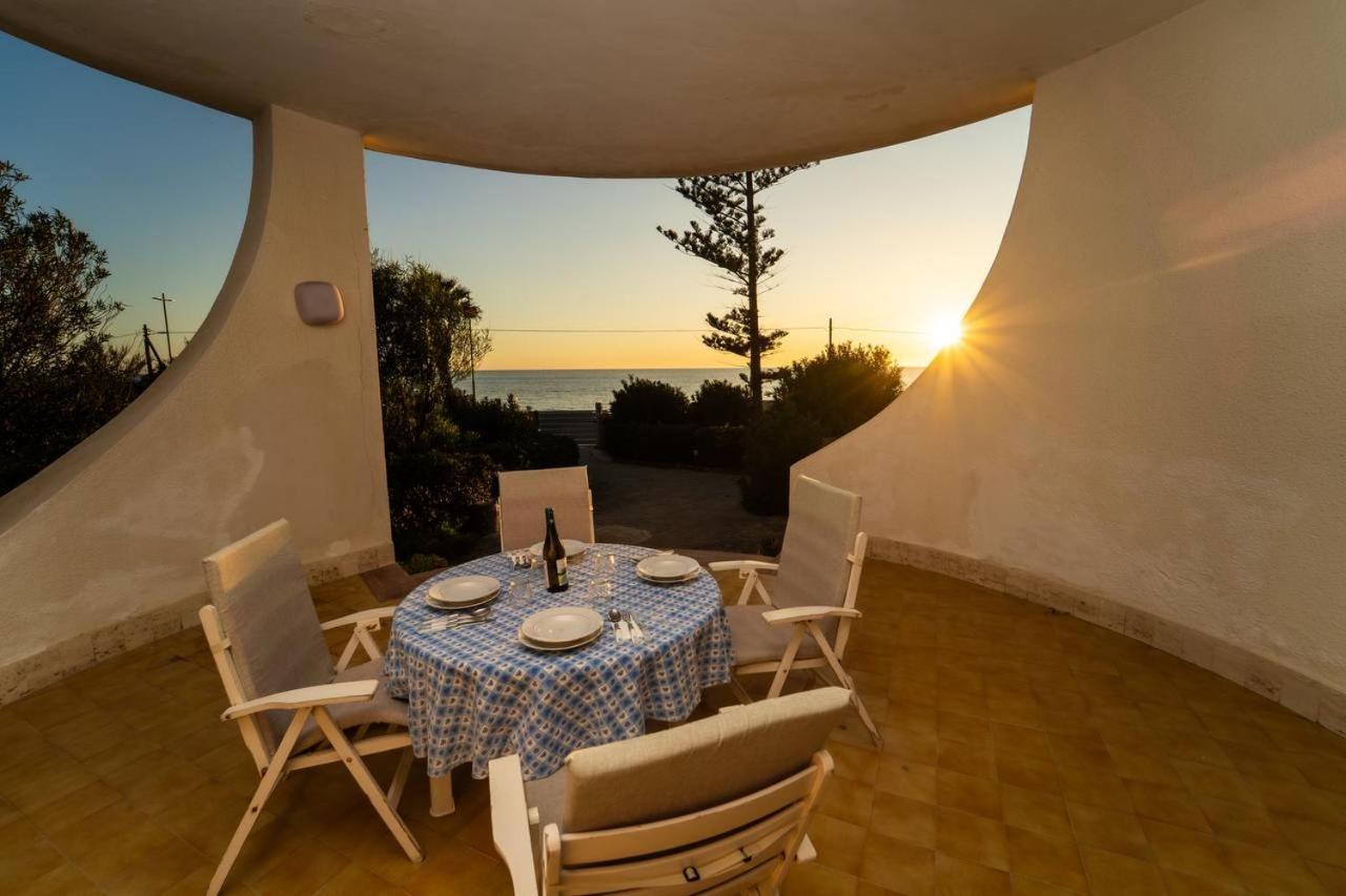 Villa {beach-house } Mare Fuori *